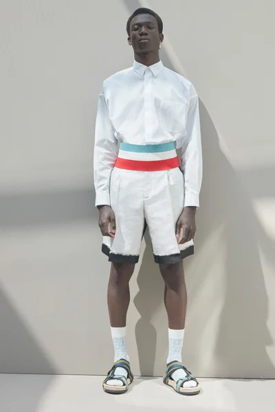 Look 10